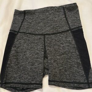 biker shorts with small mesh pockets on sides